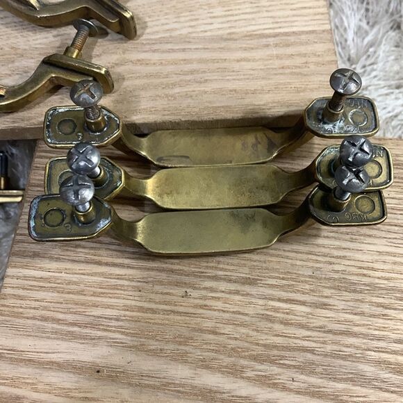 Vintage Mid-Century Style Keeler Brass Co Cabinet Door Pulls Brass Tone Metal - Picture 7 of 17